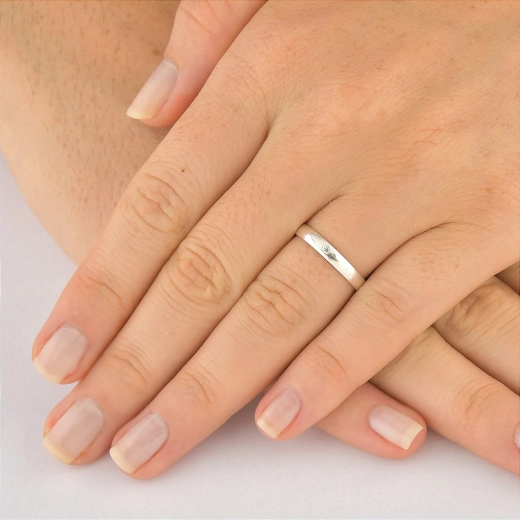 Produto Aliança de prata 925 abaulada 3mm com zircônia