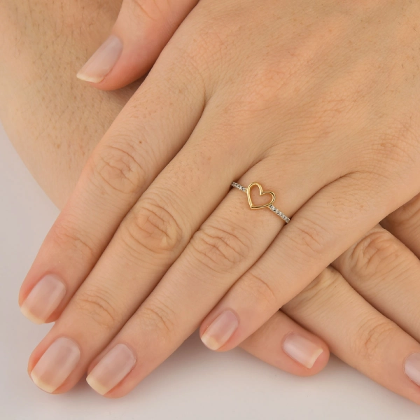 Produto Anel de Ouro 18k Coração Vazado com Diamantes