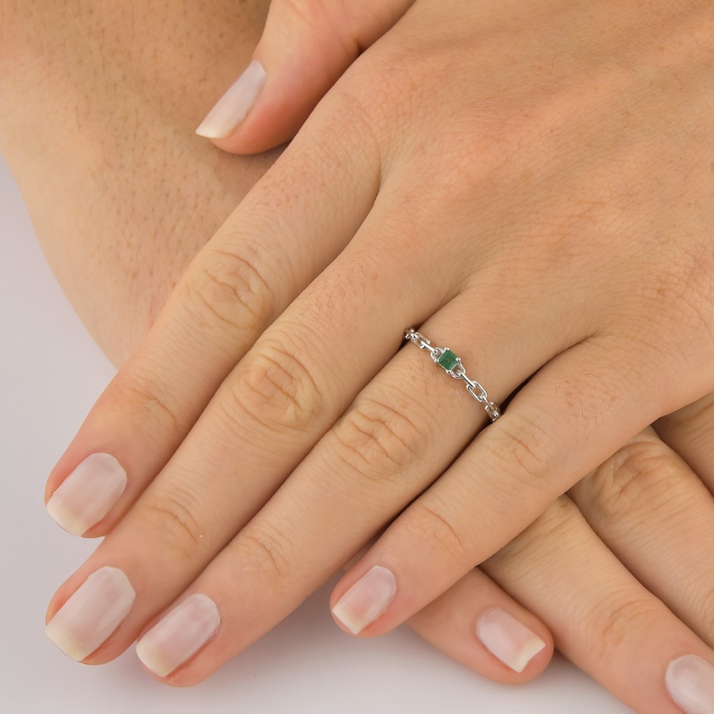 Produto Anel de Ouro Branco 18k Cadeado Com Esmeralda 2.5mm