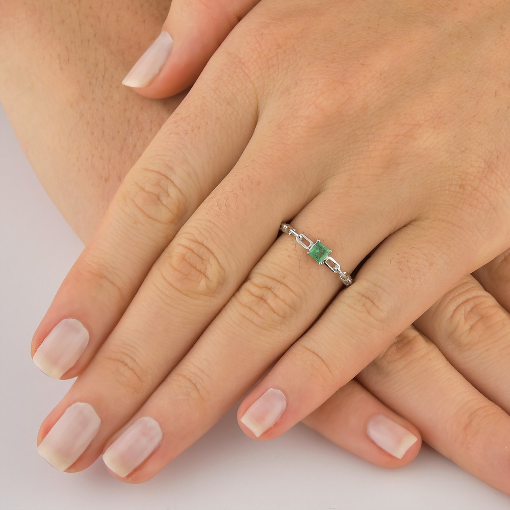 Produto Anel de Ouro Branco 18k Cadeado com Esmeralda Quadrada 3.4mm