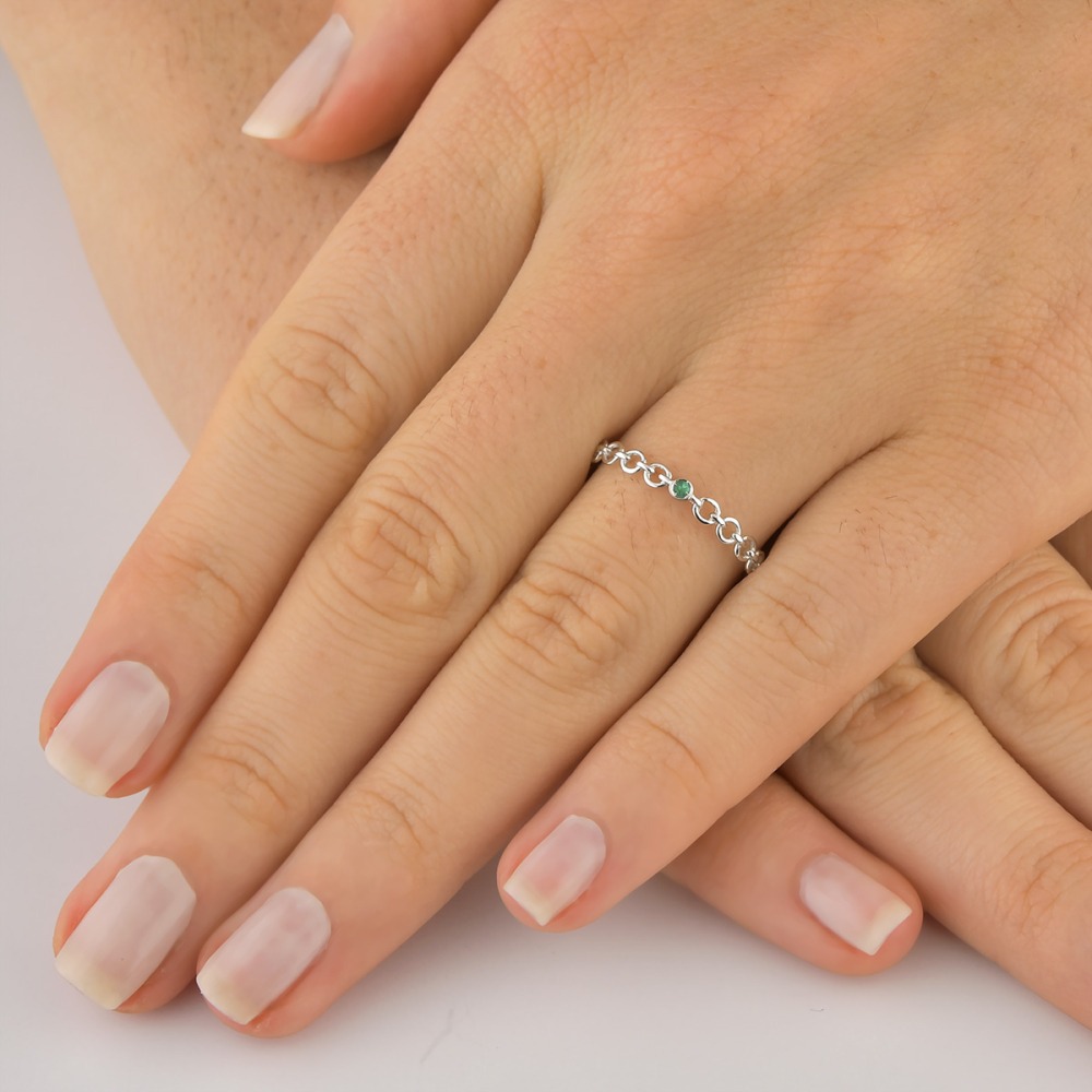 Produto Anel de Ouro Branco 18k Cadeado com Esmeralda 