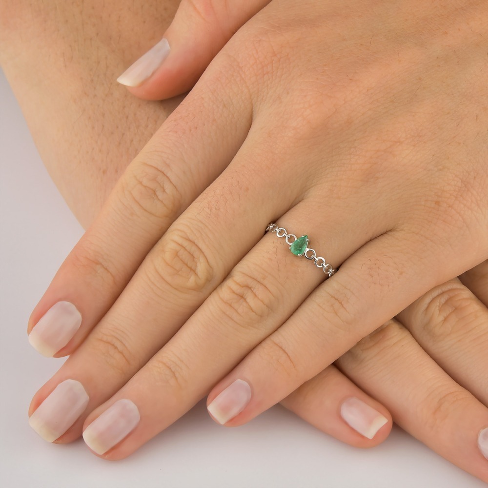 Produto Anel de Ouro Branco 18k Cadeado com Gota Esmeralda