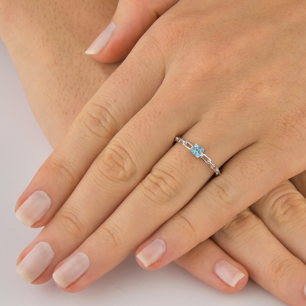 Produto Anel de Ouro Branco 18k Cadeado com Topázio Azul Quadrado 3.4mm