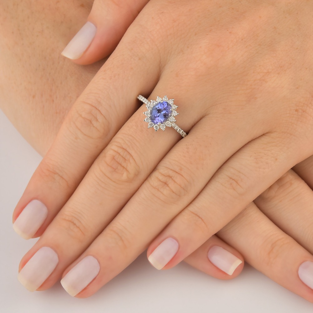 Produto Anel de Ouro Branco 18k Tanzanita com Diamantes