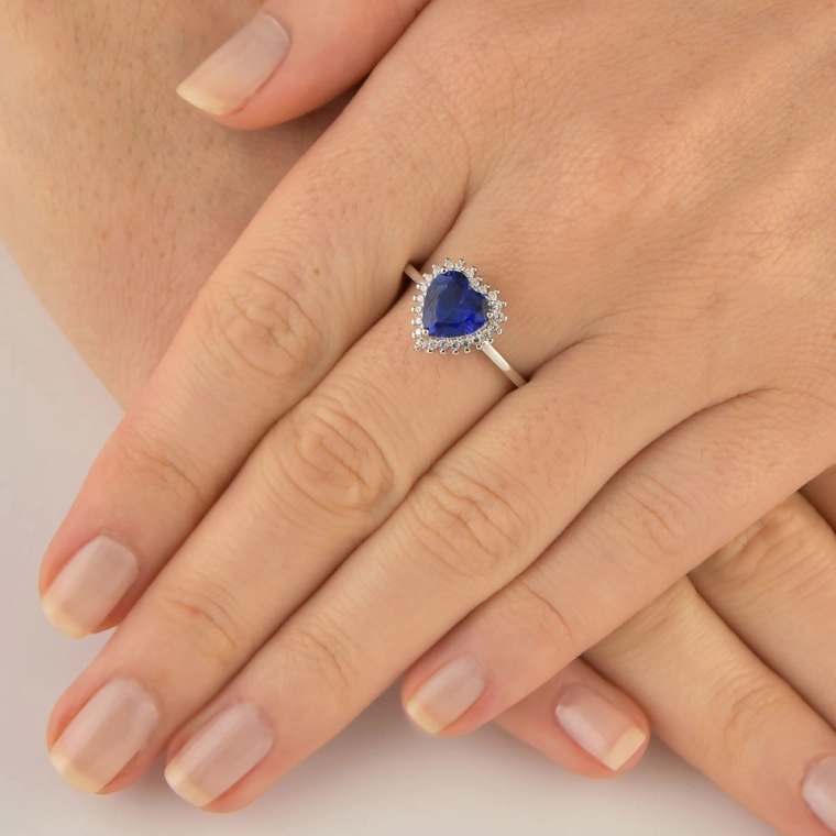 Produto Anel de Prata 925 Moissanite e Coração Azul Marinho