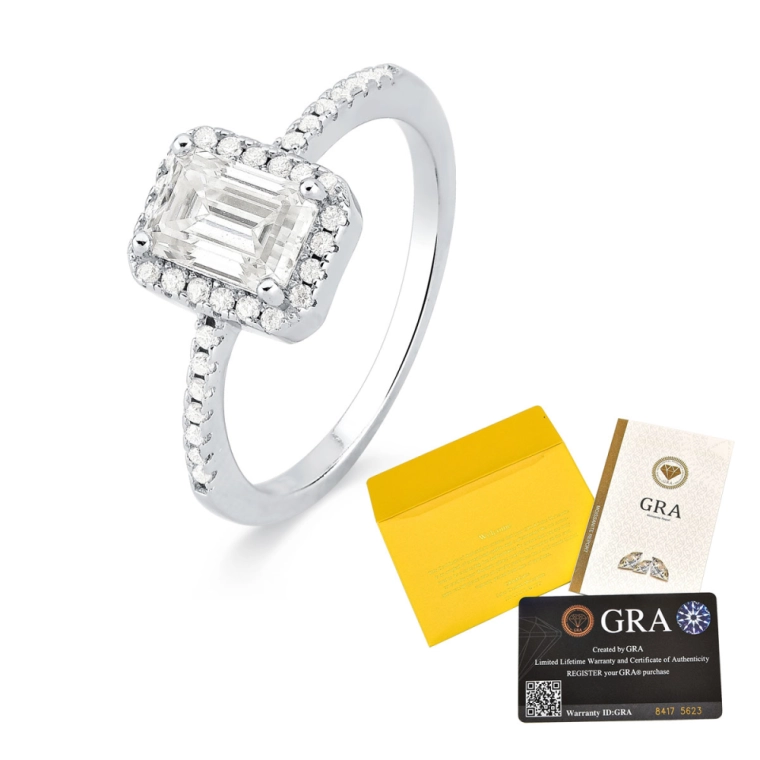 Produto Anel Moissanite de Prata 925 Lapidação Retangular Cravejada