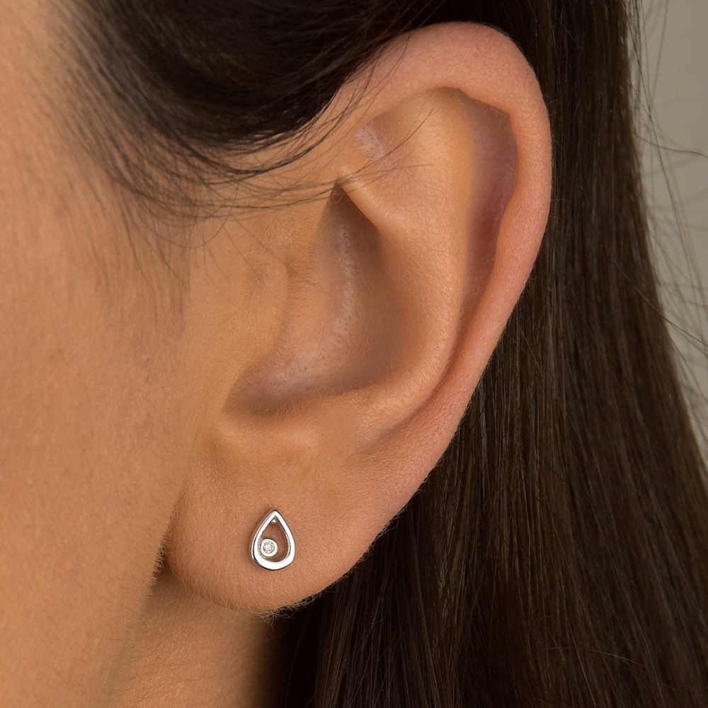 Produto Brinco Gota Pequeno com Diamante Delicado