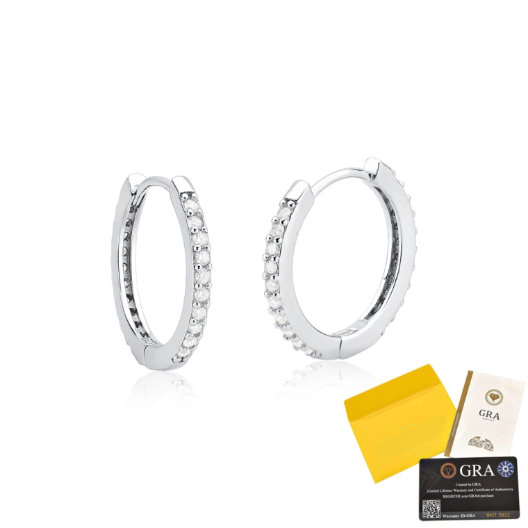 Brinco Moissanite de Prata 925 Argola Cravejada com 0,32ct Produto Brinco Moissanite de Prata 925 Argola Cravejada com 0,32ct
