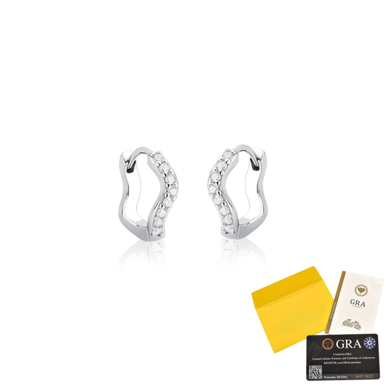 Brinco Moissanite de Prata 925 Argola Torcida e Cravejada Produto Brinco Moissanite de Prata 925 Argola Torcida e Cravejada
