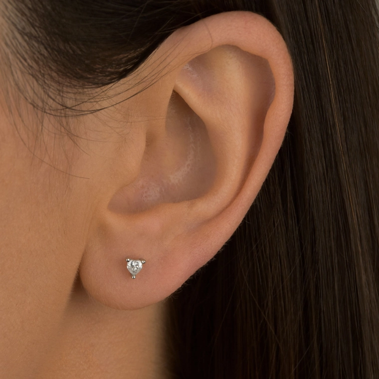 Produto Brinco Moissanite de Prata 925 Ponto de Luz Coração