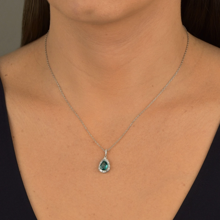 Colar Moissanite de Prata 925 Gota Cravejada 0,58ct Produto Colar Moissanite de Prata 925 Gota Cravejada 0,58ct