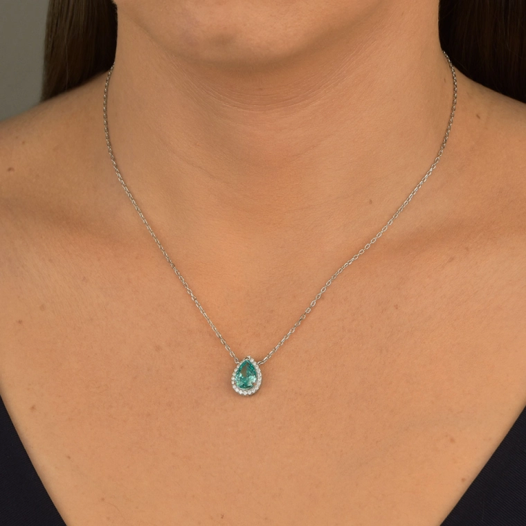 Colar Moissanite de Prata 925 Gota Cravejada Produto Colar Moissanite de Prata 925 Gota Cravejada