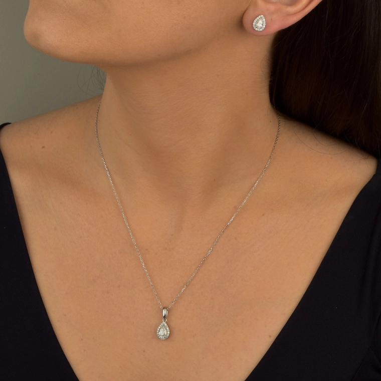 Conjunto Moissanite de Prata 925 Gota Cravejada Produto Conjunto Moissanite de Prata 925 Gota Cravejada