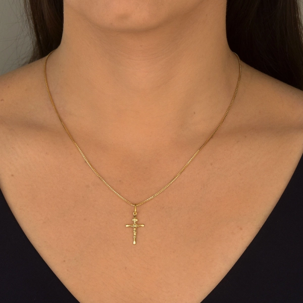 Produto Pingente de Ouro 18k Crucifixo Detalhado