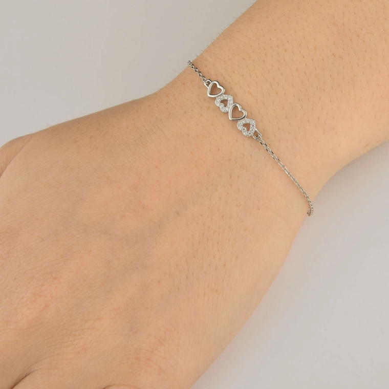 Pulseira Moissanite de Prata 925 Corações Vazados e Cravejados Produto Pulseira Moissanite de Prata 925 Corações Vazados e Cravejados