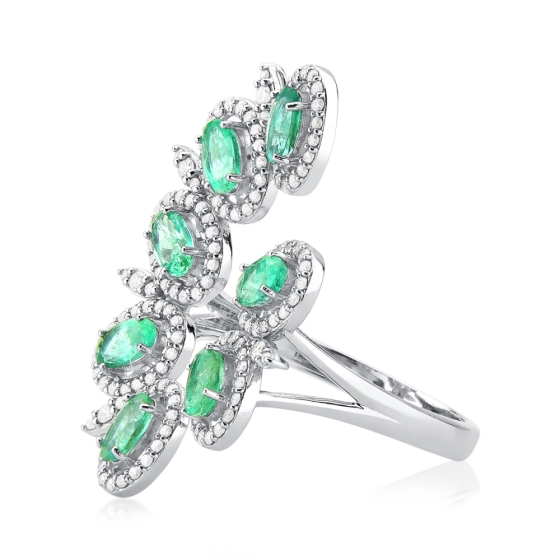 Produto - Anel com Esmeraldas Ovais e Diamantes em Ouro Branco 18K